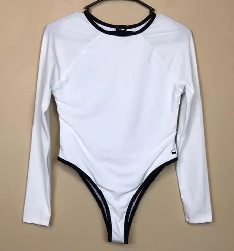 NWOT Women’s Beach Vacation Open Back White Black Long Sleeve One Piece Swimsuit Size L