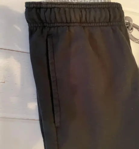 Mizuno - Women’s Black Jogger Sweatpants. Size small.