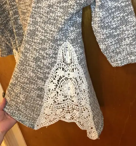 Hem & Thread lightweight sweater crochet inserts fall tops crewneck S - Image 3