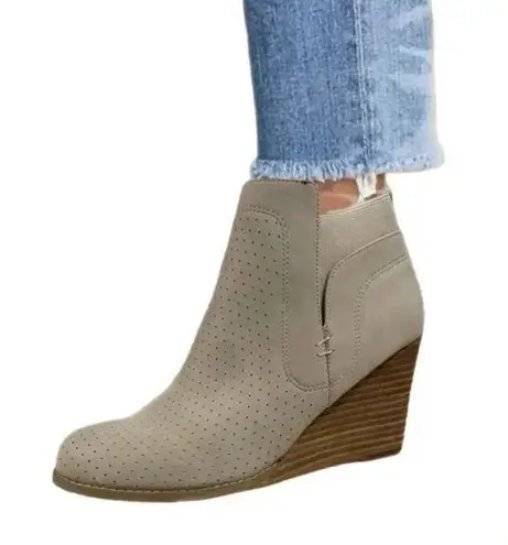 New DOLCE VITA Gerdie Vegan Leather Comfort Wedge Bootie Beige Winter Boot 9 Tan