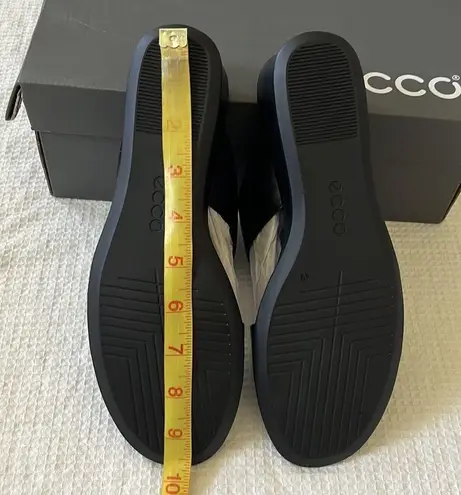 Ecco  HAPE 35 WEDGE SANDAL IN BLACK SIZE 9-9.5