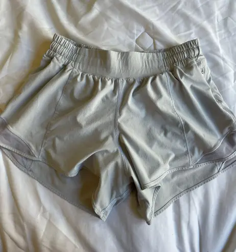 Lululemon Hotty Hot Shorts 4”