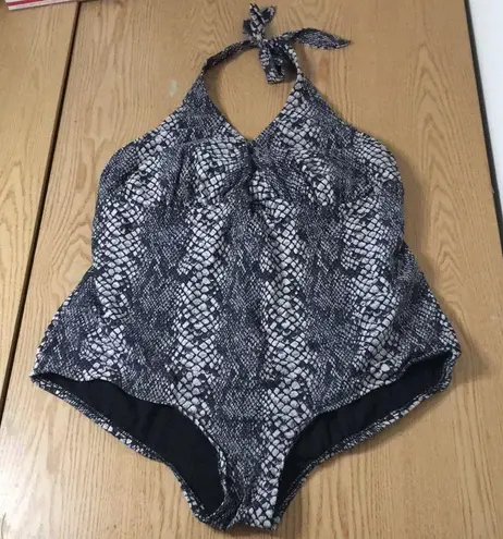 Catalina Bin 9 Womens Snake Print size 2X(18W-20W) 1 piece swimsuit