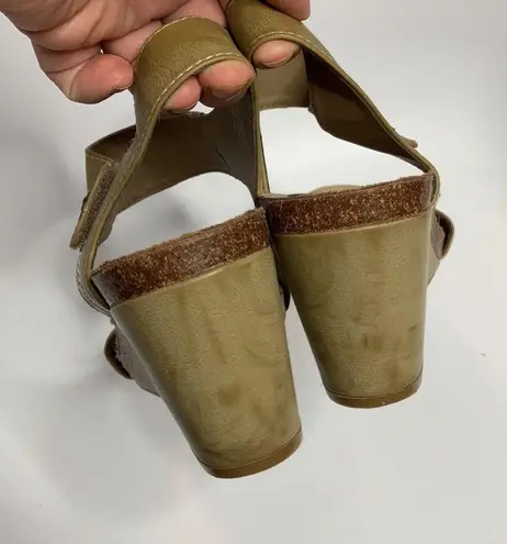 Axxiom Sutton wedge sandals size 10