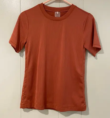 CALIA by Carrie Underwood Ribbed Tee Medium – Rust Terracotta Short Sleeve Top