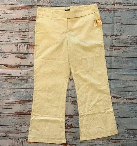 🌻🌻🌻BOGOHO🌻🌻🌻Eyelet Pants Size M