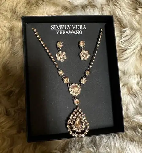 Simply Vera Vera Wang Gold Necklace with Teardrop Pendant