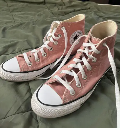 Converse Pink