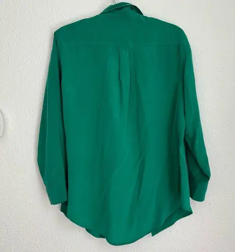 Equipment Femme Slim Signature in Emerald Green Washed Silk Button Down Shirt XS