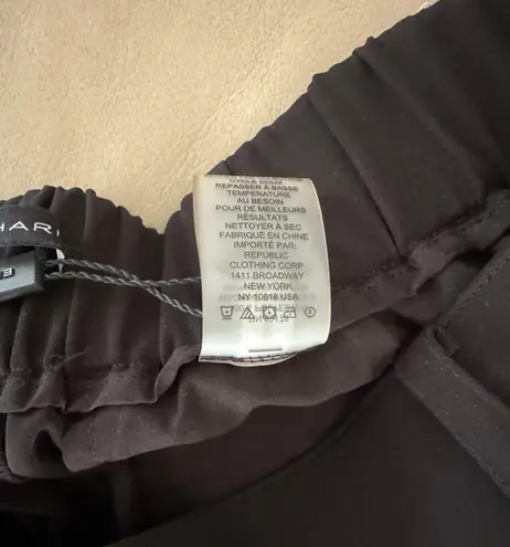 Elie Tahari Elite Tahari PLEATED BLACK STRAIGHT LEG PULL ON PANT