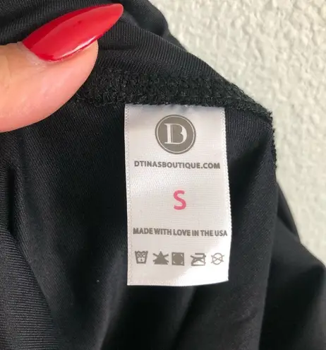 DTina’s Boutique Solid Black (Supplex) with Scrunch Booty Legging. Size Small