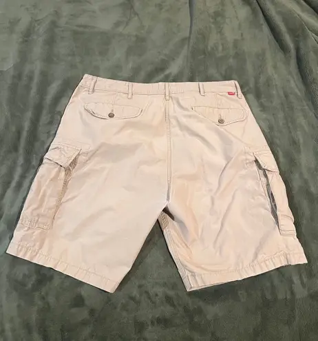 Levi Strauss & CO. Men’s Levi’s Beige Cargo Shorts Size 38