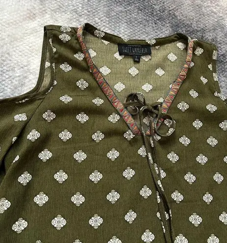 Sweet Wanderer Green Cold Shoulder Floral Embroidered Trim Blouse Size Medium