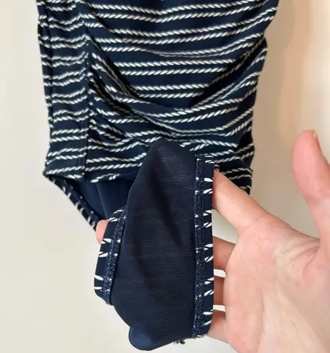 Nip Tuck Navy Sorrento Stripe Joanne Front Twist One Piece Swimsuit Size 4