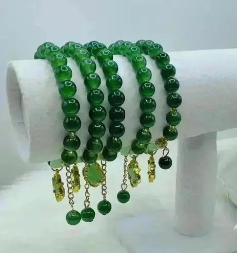 Green Clover Beaded Charm Bracelet