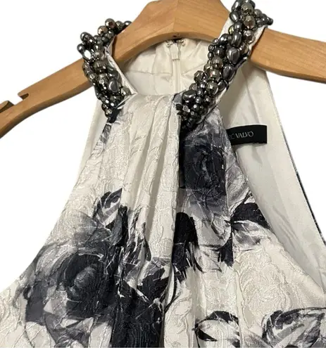 Carmen Marc Valvo Sz 6 White Black Rose Print Beaded Neck Sleeveless Halter Top