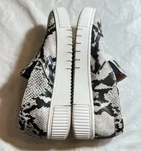 Naturalizer Soul Slip On Shoes Woman’s Size 8 faux snake reptile print Trisha 2