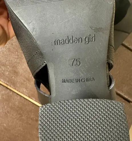 Madden Girl NWOT Black Buckle Block Heel Moto Bootie - 7.5