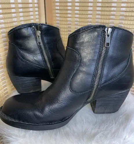 Born Shoes Born Leather Aisley Western Side Zip Black Ankle Boots 