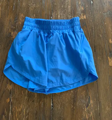 Lululemon Tracker Mid Rise Shorts