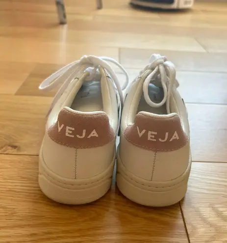 VEJA V 12 Sneakers