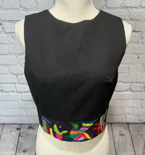 NWT Mi Celestina black fitted crop embroidered bottom Size M