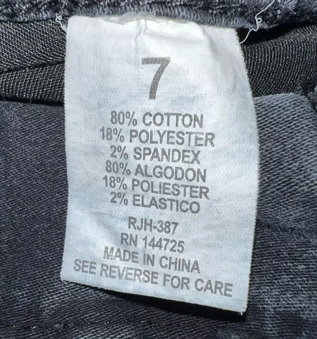 American Bazi Women/Juniors Black Skinny Distressed Jeans w/Excellent Stretch-7