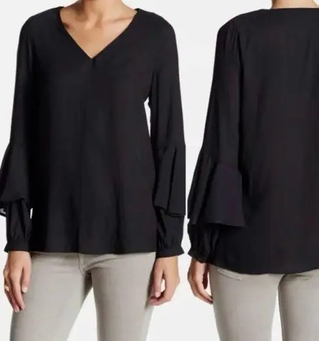 Ro & De  | Bell Sleeve Blouse Size Small Black