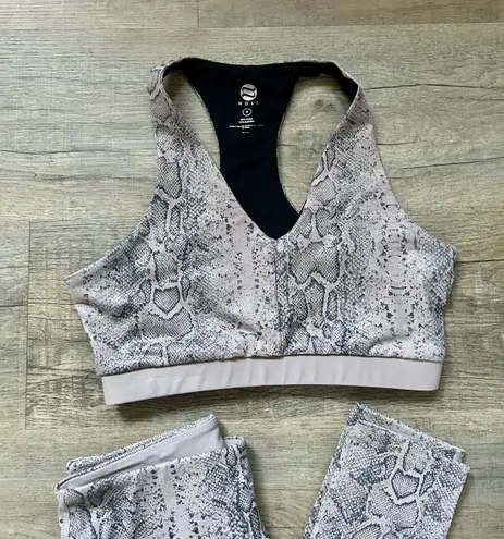 Noli The Shop snake print sport bra and leggings set size S