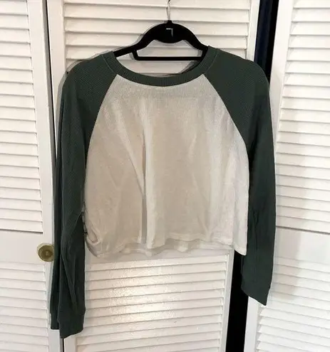 Forever 21  Green Long Sleeve Crop Top