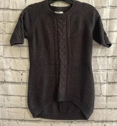 Women’s gray short sleeve sweater small