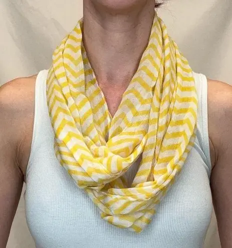 infinity Unbranded Women's  Neck Scarf Sheer Yellow White Chevron Zig Zag Light