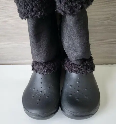 Crocs  Womens Nadia Black Sherpa Faux Fur Lined Boot Discontinued Size 6