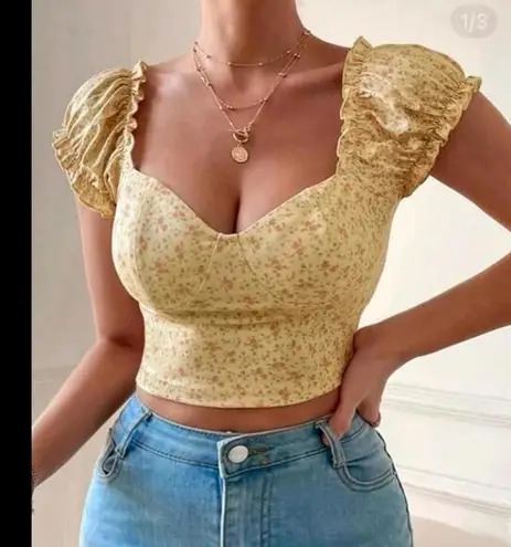 *Women's Size Small Floral Puff Sleeve Crop Top Summer Spring Chic Yellow