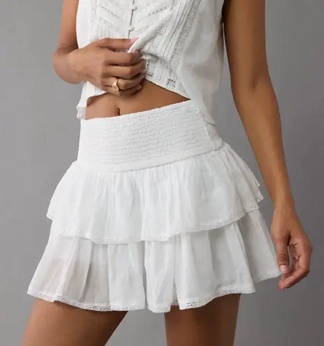 American Eagle Medium White High-Waisted Tiered Mini Skort