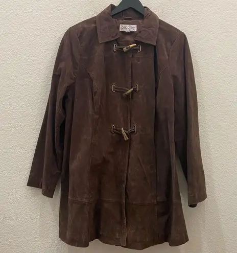 BRADLEY BAYOU Brown Suede Leather Horn