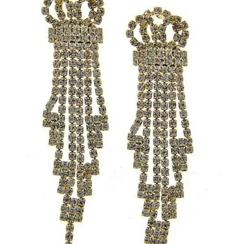 Button / Dangle / Crown / Earring Set