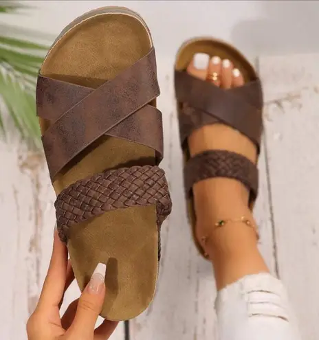 New. Brown Sandals for Women – Soft Cushioned Soles, Casual Warm Weather Wear Size 10