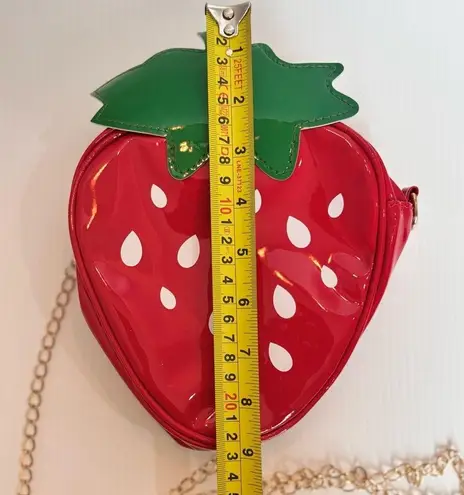 Strawberry Design chain crossbody bag Red