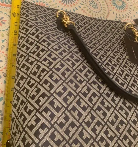 Tommy Hilfiger  tote