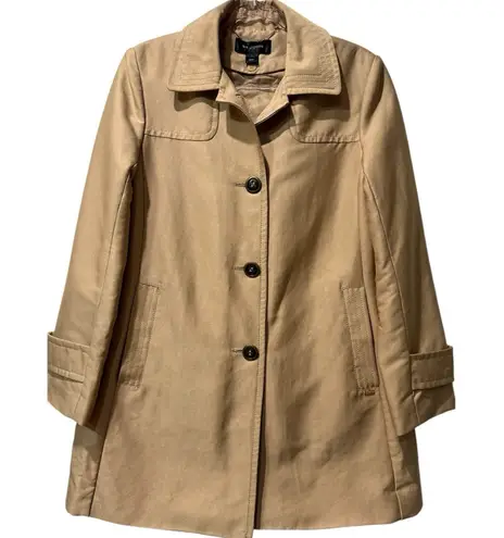 St. John Collection Tan Swing Trench Coat Quilted Satin Lining Classic Luxury S