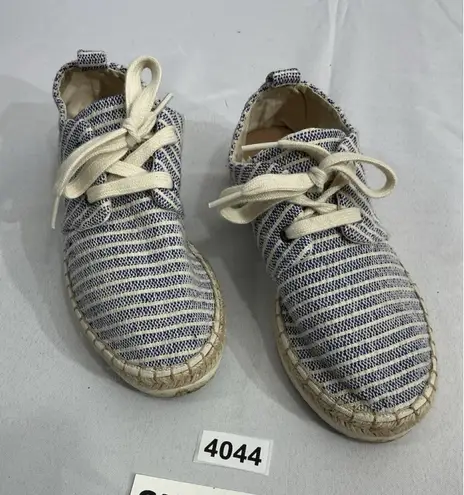 Womans Casual Sneakers 6.5 Blue White Stripe Lace Up Espadrille