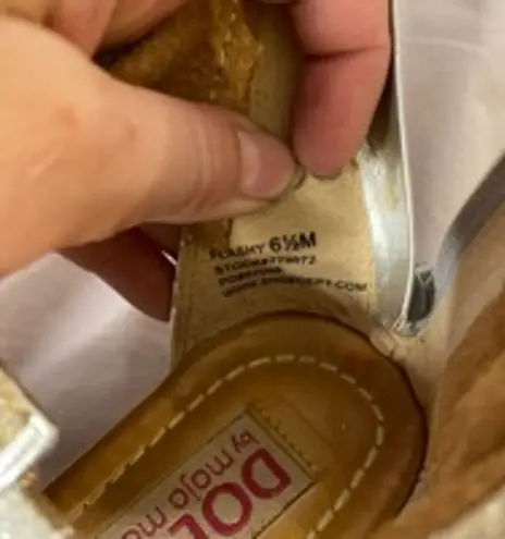 Dolce by Mojo Moxy Women's Silver Ankle Strip Flat Sandals Size 6.5