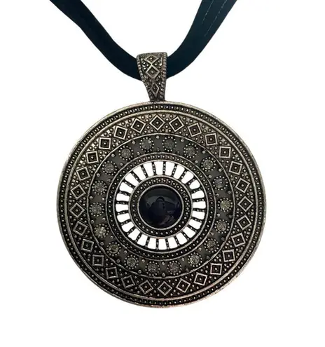 Park Lane vintage Y2k summit leather strap Silver Pendant crystals Necklace