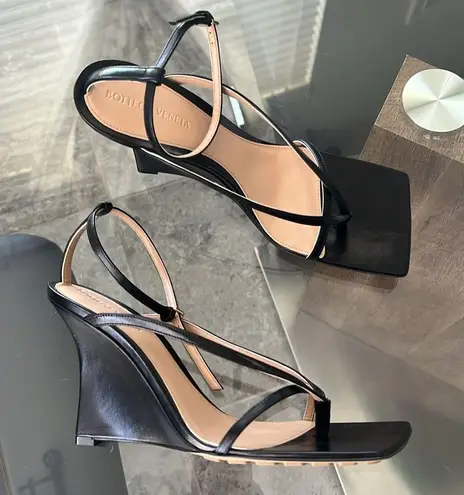 Bottega Veneta Stretch Strappy Sandals, Lounge Nappa Black Size 40.5 New $1,100