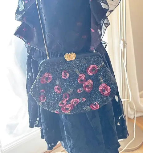 Vintage Style La Regale Beaded Evening Clutch Purse Black Red Floral