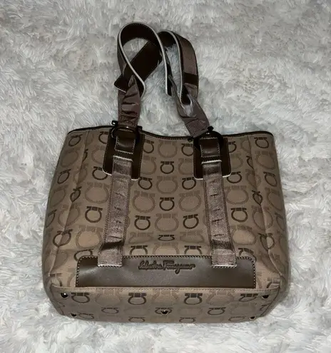 Salvatore Ferragamo Gancini Handbag Color Beige SN AF- 215373 EUC 9/10