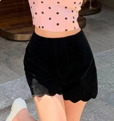 Japanese Kawaii Gyaru Y2K Doll Black Velvet Comfy Scalloped Trim Shorts Size XS