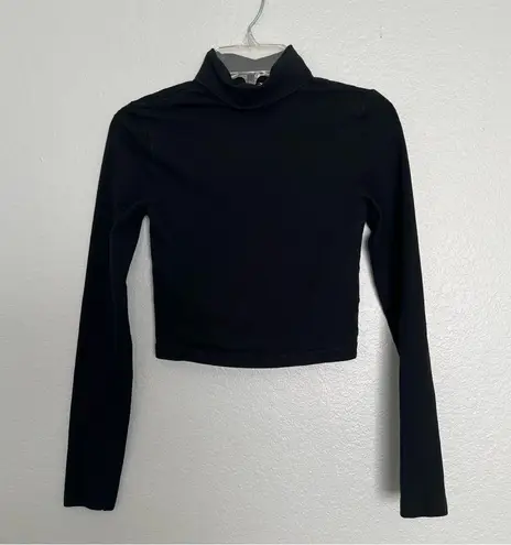 H&M  Cropped Longsleeve Turtleneck Size XS