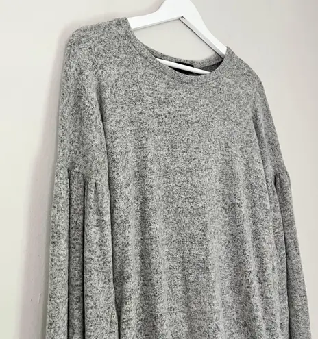 Lord and Taylor Women's Round Neck Long Bishop Sleeve Sweater Grey Size Medium